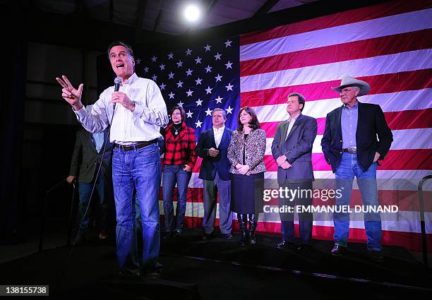 Mitt Romney Rally 335 El Rom Stock Photos, High-Res Pictures, and Images - Getty Images