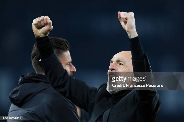 Stefano Pioli, Head Coach of AC Milan celebrates their sides victory after the Serie A match between SSC Napoli and AC Milan at Stadio Diego Armando...