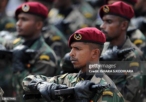 Sri Lankan Army Commandos Photos and Premium High Res Pictures - Getty ...