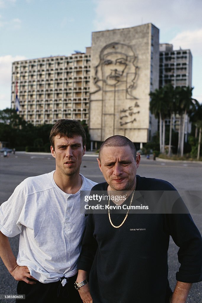 Bez Singer Dancer bez and singer Shaun Ryder, of Black Grape, in front of a Che ...