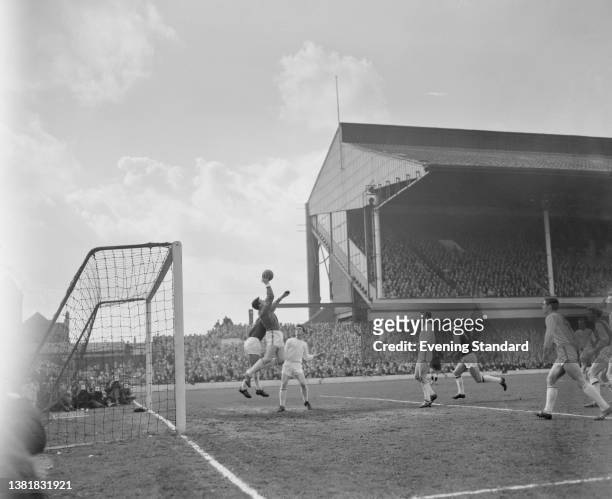 West Ham United play Leicester City in a League Division One match at Upton Park, London, UK, 13th April 1963. The score was 2-0 to West Ham.