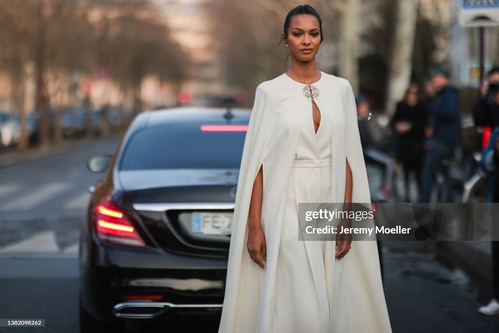 Street Style : Day Six - Paris Fashion Week - Womenswear F/W 2022-2023