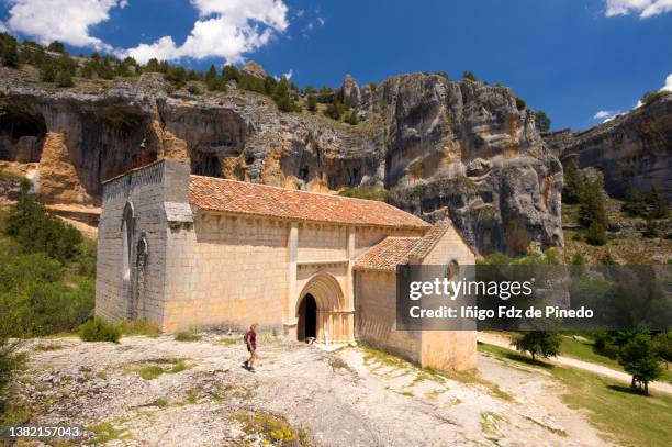 the hermitage of san bartolomé  in the canyon of the río lobos nature park, soria province, ucero, spain. - românico imagens e fotografias de stock