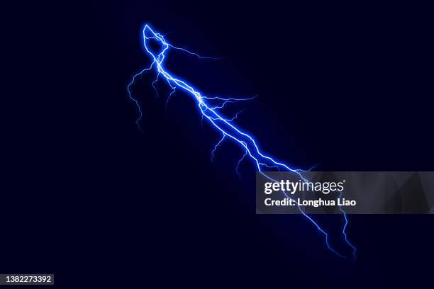 computer generated illustration of lightning on black background - orage photos et images de collection