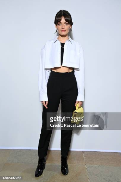 Emma Mackey attends the Louis Vuitton Womenswear Fall/Winter 2022/2023 show as part of Paris Fashion Week on March 07, 2022 in Paris, France.