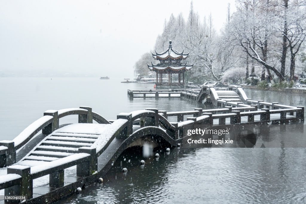 Snow scene of Leifeng Pagoda, West Lake, Hangzhou, China