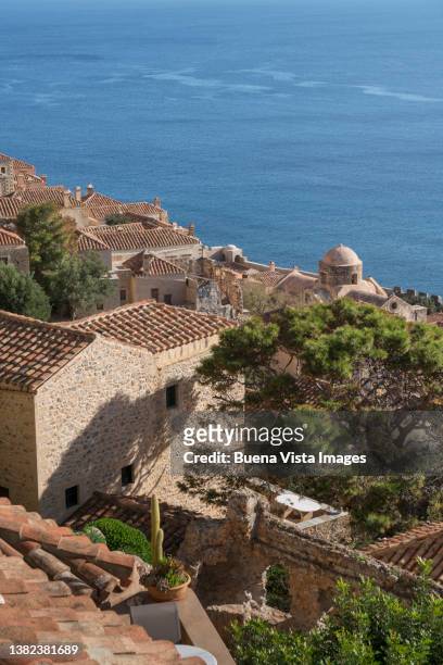 greece, old fortified city on the sea. - monemvasia 個照片及圖片檔