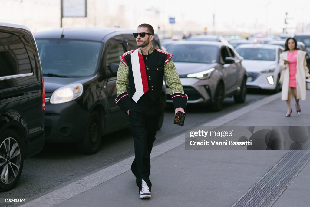 Street Style : Day Eight - Paris Fashion Week - Womenswear F/W 2022-2023