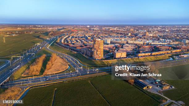 foto aérea de la zona residencial de amersfoort nieuwland - amersfoort netherlands fotografías e imágenes de stock