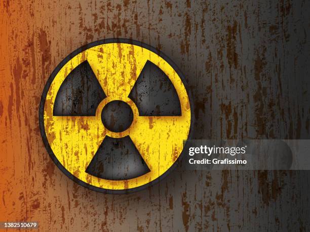 ilustrações de stock, clip art, desenhos animados e ícones de radioactive warning yellow circle sign - urânio