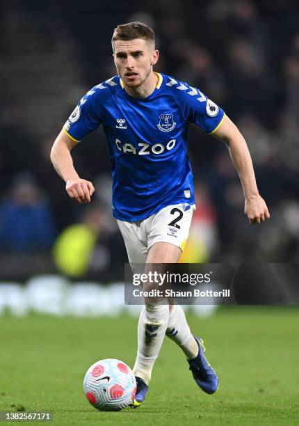 Jonjoe Kenny of Everton runs with the ball during the Premier League match between Tottenham Hotspur and Everton at Tottenham Hotspur Stadium on...