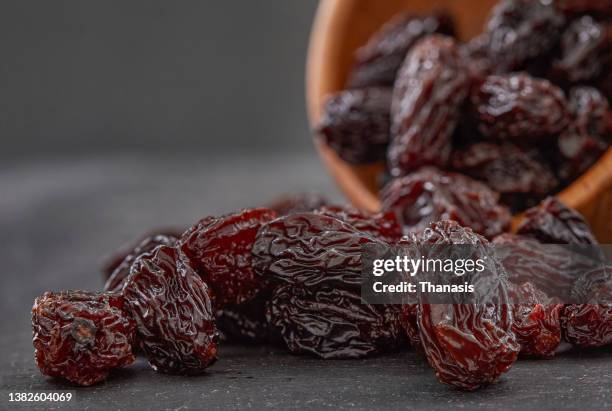 raisins - rosine stock-fotos und bilder
