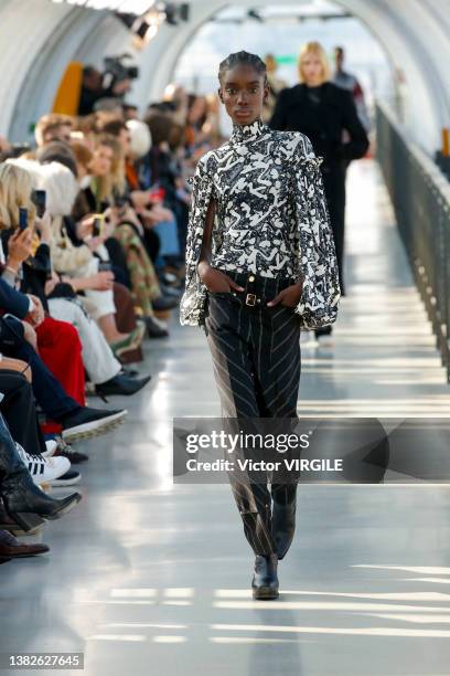 Model walks the runway during the Stella McCartney Ready to Wear Fall/Winter 2022-2023 fashion show as part of the Paris Fashion Week on March 7,...