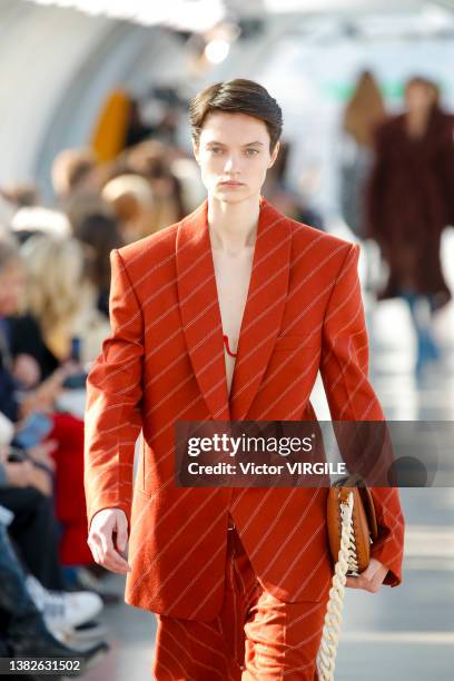 Stella McCartney - Runway - Fall/Winter 2022-2023 Paris Fashion Week, News Photo
