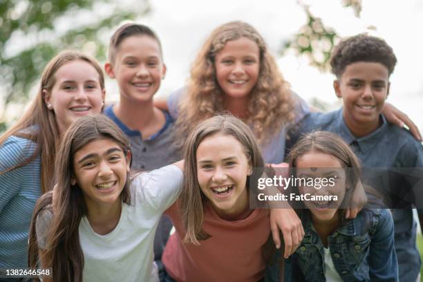 retrato ao ar livre dos alunos do ensino fundamental - season 14 - fotografias e filmes do acervo