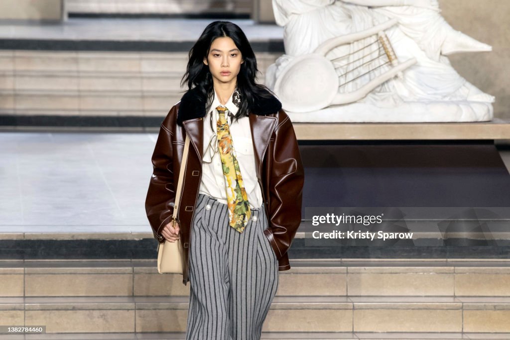 Louis Vuitton: Runway - Paris Fashion Week - Womenswear F/W 2022-2023