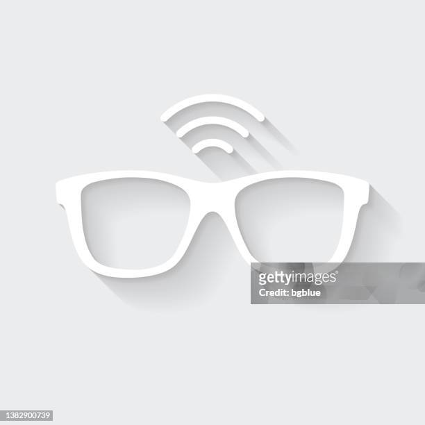 illustrazioni stock, clip art, cartoni animati e icone di tendenza di occhiali intelligenti. icona con ombra lunga su sfondo vuoto - flat design - virtual reality glass vector