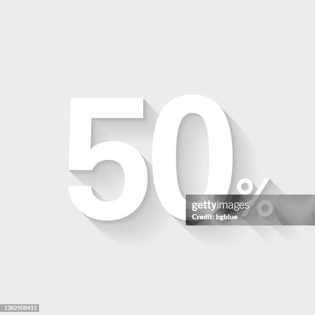 50% - fünfzig prozent. icon mit langem schatten auf leerem hintergrund - flat design - 50 percent stock-grafiken, -clipart, -cartoons und -symbole