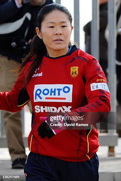 Homare Sawa of INAC Kobe Leonessa Ladies looks on prior to a training session at the Club Natacion Barcelona sport complex in La Barceloneta beach on...