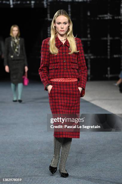 Model walks the runway during the Chanel Womenswear Fall/Winter 2022-2023 show as part of Paris Fashion Week on March 08, 2022 in Paris, France.