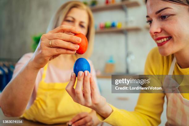 Table Knocking 173 Knocking Table Stock Photos, High-Res Pictures, and Images - Getty ...