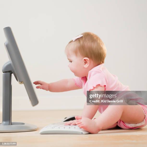 Baby Break Computer Computer Monitor Arm Photos and Premium High Res Pictures - Getty Images