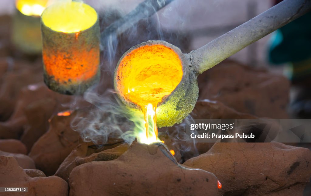 Gold pouring