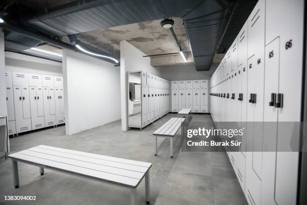 gym locker room, lockers , dressing room - school locker room stock pictures, royalty-free photos & images