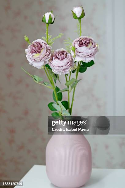 close-up of flowers bouquet in jar - anemone flower arrangements stock pictures, royalty-free photos & images