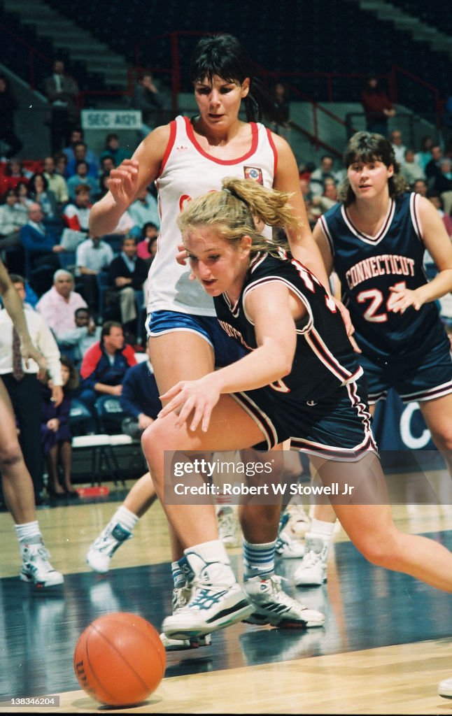 Meghan Pattyson Chases Loose Ball