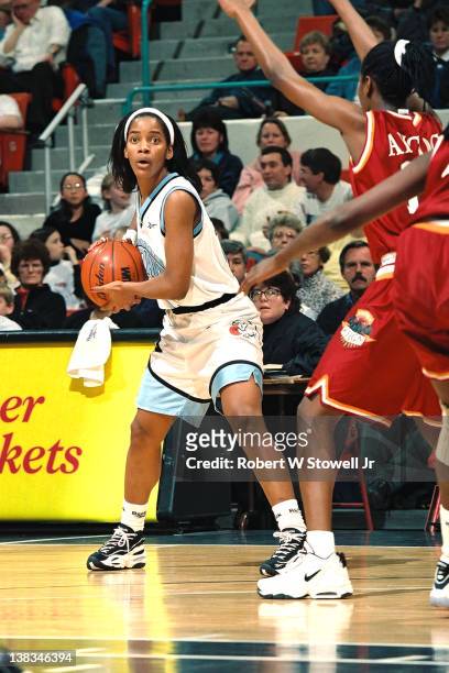 American basketball player Carolyn Jones of the New England Blizzard with the ball during a game against the Philadelphia Rage, Hartford,...