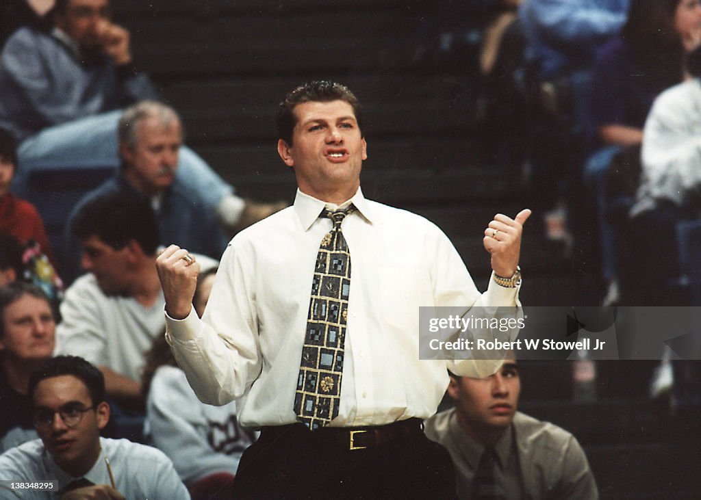 Geno Auriemma Protests Call