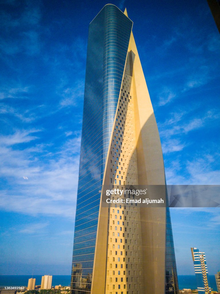 Skyscraper Of Al Hamra Tower Kuwait City Kuwait High-Res Stock Photo ...