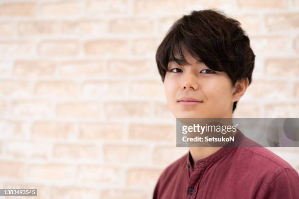 アジアのポートレート、若い男性 - 美大生　日本 ストックフォトと画像