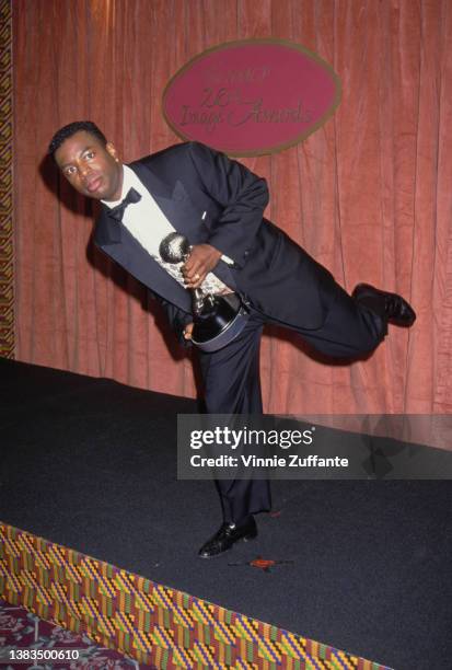 American actor LeVar Burton at the 26th NAACP Image Awards at the Pasadena Civic Auditorium in Pasadena, California, USA, 5th January 1994. He won...