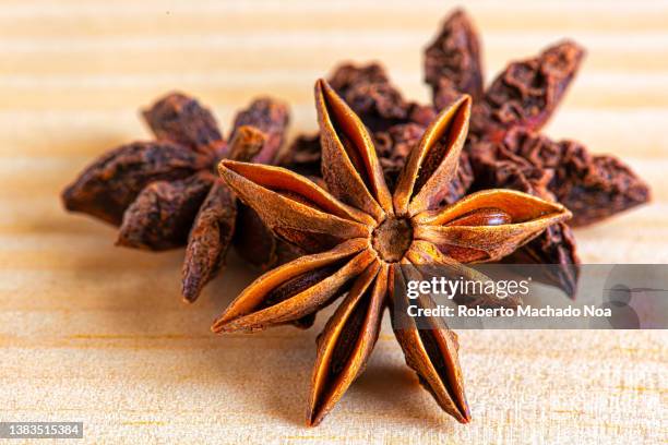 star anise - anise plant stock pictures, royalty-free photos & images