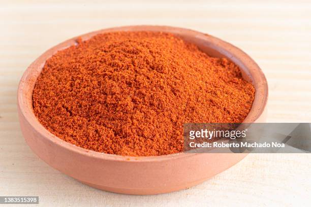 cayenne pepper powder - cayenne powder stock pictures, royalty-free photos & images