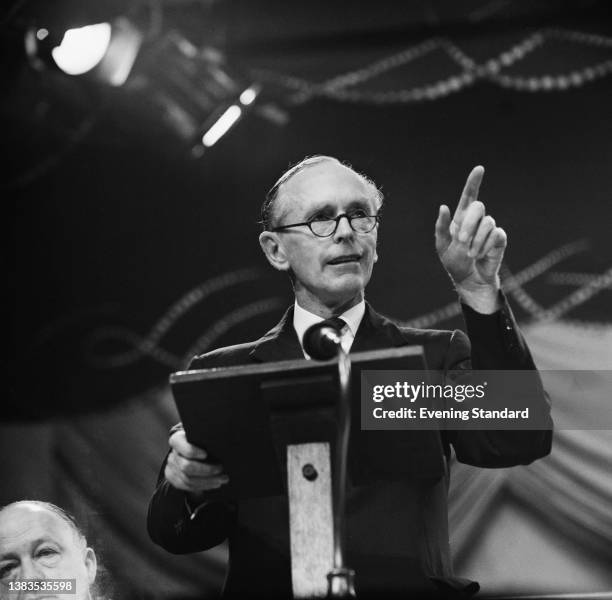 British politician Alec Douglas-Home , the Secretary of State for Foreign and Commonwealth Affairs, addresses the 1962 Conservative Party annual...