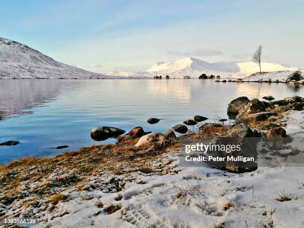 loch ossian landscape, scotland, u.k. - see loch duich stock-fotos und bilder