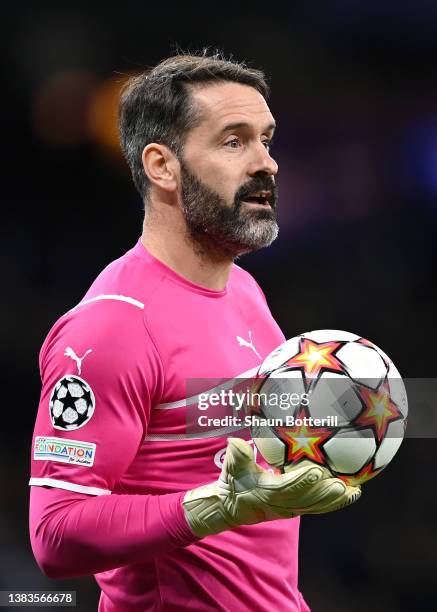 Scott Carson of Manchester City gathers the ball during the UEFA Champions League Round Of Sixteen Leg Two match between Manchester City and Sporting...