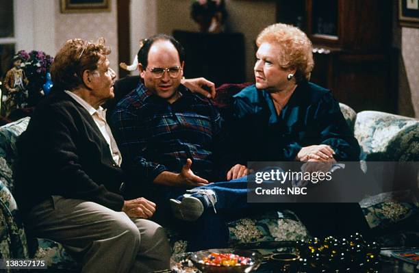 The Non-Fat Yogurt" Episode 7 -- Pictured: Jerry Stiller as Frank Costanza, Jason Alexander as George Costanza, Estelle Harris as Estelle Costanza