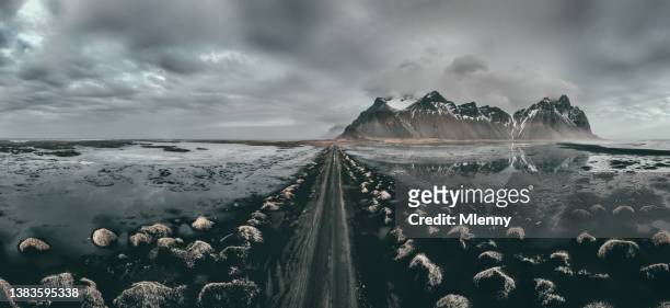endless road black beach vestrahorn stokkness islandia - mlenny photography fotografías e imágenes de stock