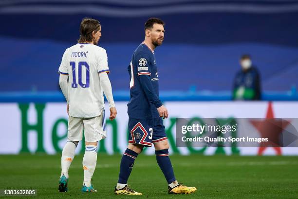 Leo Messi of Paris Saint-Germain looks on during the UEFA Champions League Round Of Sixteen Leg Two match between Real Madrid and Paris Saint-Germain...