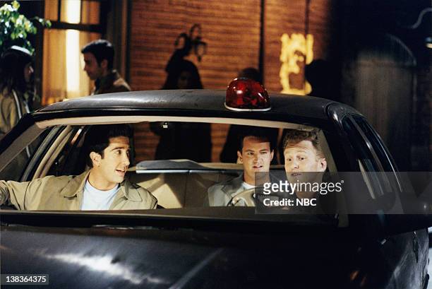 The One with the Ride Along" Episode 20 -- Air Date -- Pictured: David Schwimmer as Dr. Ross Geller, Matthew Perry as Chandler Bing, Michael Rapaport...