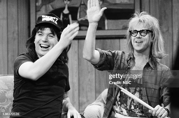 Episode 16 -- Pictured: Mike Myers as Wayne Campbell, Dana Carvey as Garth Algar during the 'Wayne's World' skit on March 23, 1991