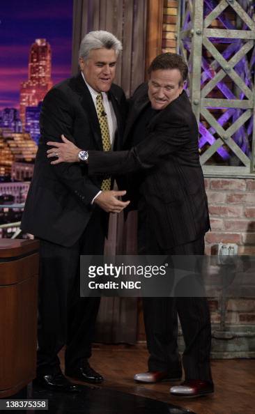 Host Jay Leno greets actor Robin Williams on June 18, 2007 News Photo ...