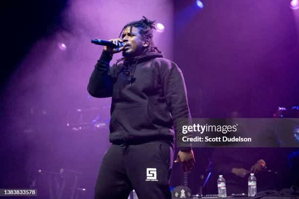 2 X Rapper 52 Contra (Rapper) Stock Photos, High-Res Pictures, and Images - Getty ...
