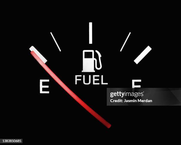 fuel oil crisis after war in ukraine - germany economy stock pictures, royalty-free photos & images