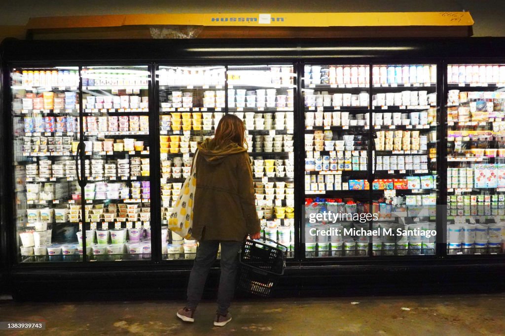 Prices Of Gas And Consumer Goods Rise As Inflation Hits 40-Year High