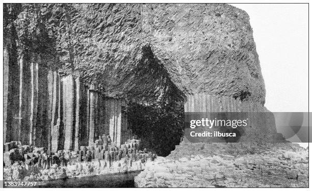 antique travel photographs of scotland: staffa island, fingal's cave - isle of staffa 幅插畫檔、美工圖案、卡通及圖標